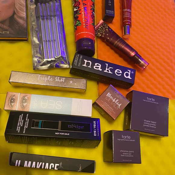 Make up bundle - Picture 4 of 10